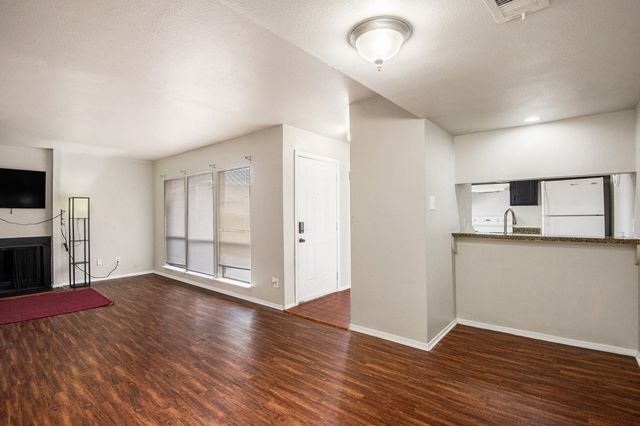 5618 Boca Raton Boulevard 143, Fort Worth, TX 76112