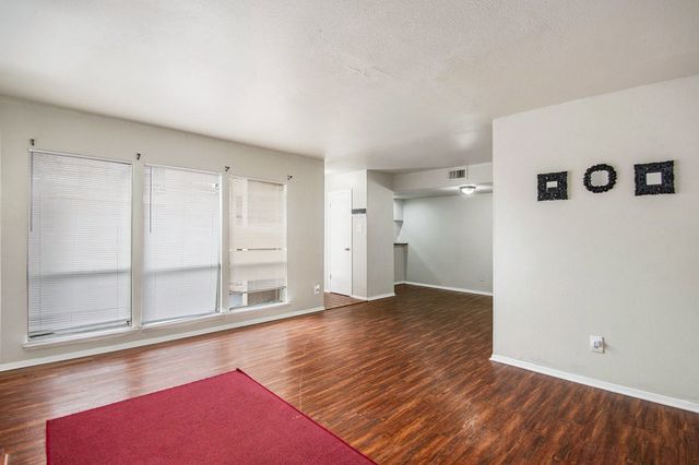5618 Boca Raton Boulevard 143, Fort Worth, TX 76112