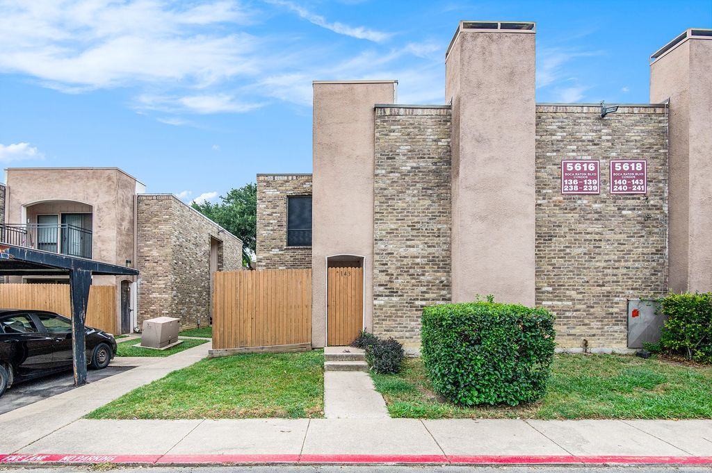 5618 Boca Raton Boulevard 143, Fort Worth, TX 76112