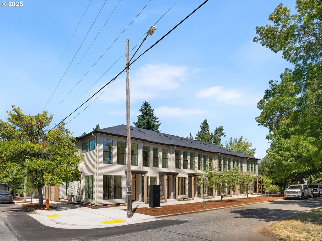 3017 Ne Ainsworth Ave 5, Portland, OR 97211