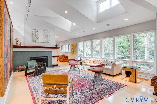 220 Ampthill Rd, Richmond, VA 23226
