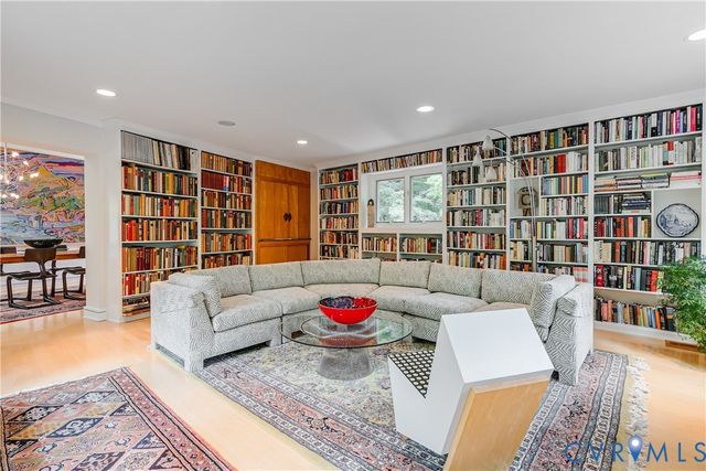 220 Ampthill Rd, Richmond, VA 23226