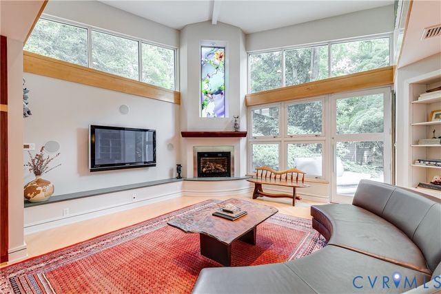 220 Ampthill Rd, Richmond, VA 23226