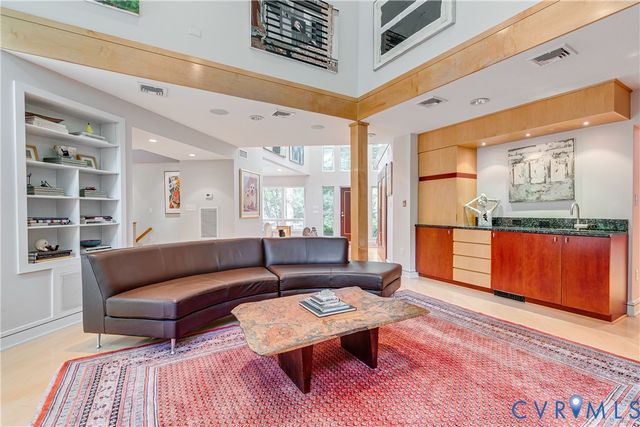 220 Ampthill Rd, Richmond, VA 23226