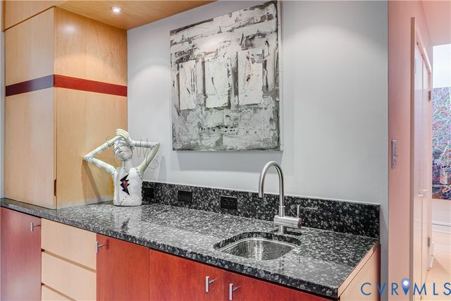 220 Ampthill Rd, Richmond, VA 23226