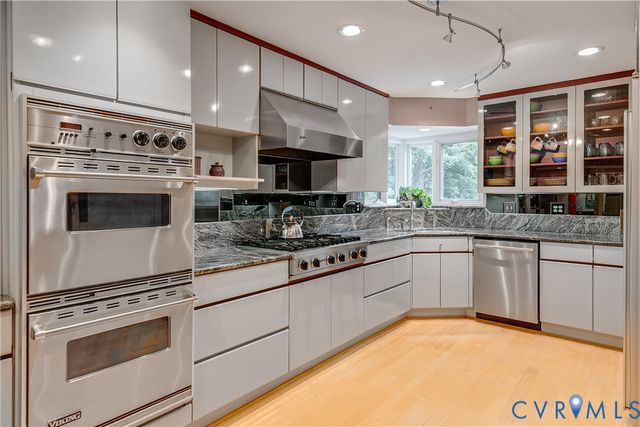 220 Ampthill Rd, Richmond, VA 23226