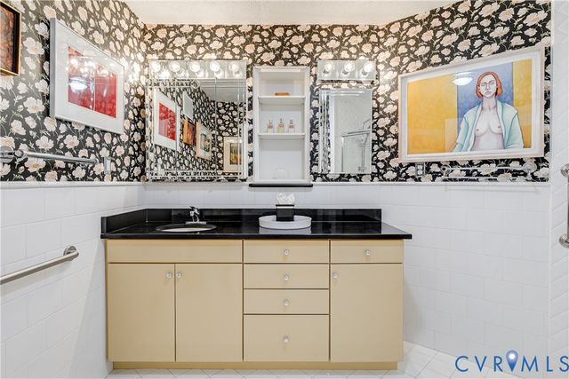 220 Ampthill Rd, Richmond, VA 23226