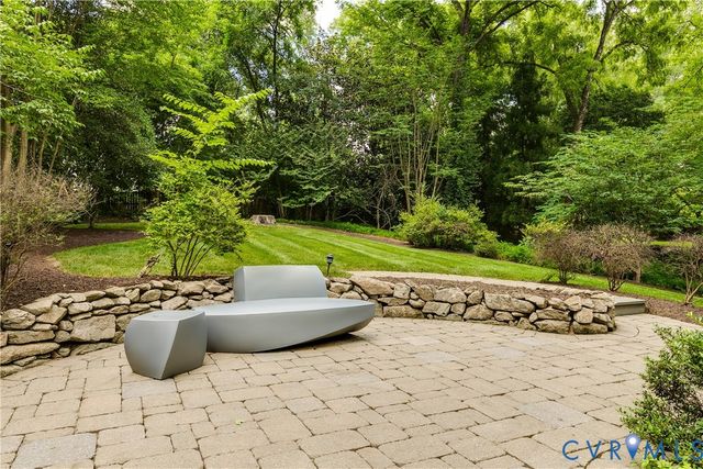 220 Ampthill Rd, Richmond, VA 23226