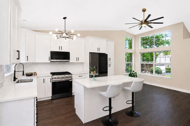 1414 Montauk Court, Bartlett, IL 60103