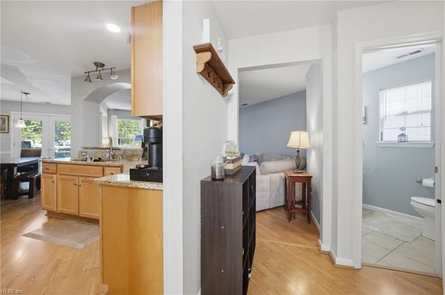 2572 Seven Kings RD, Virginia Beach, VA 23456