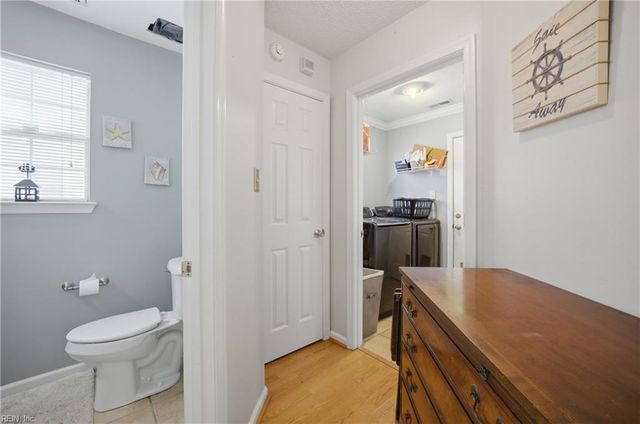 2572 Seven Kings RD, Virginia Beach, VA 23456