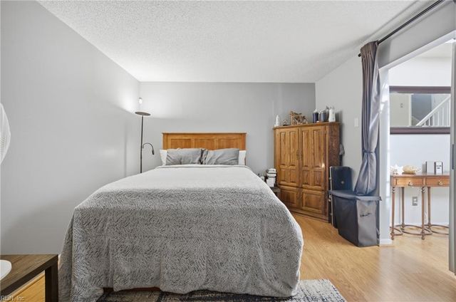 2572 Seven Kings RD, Virginia Beach, VA 23456