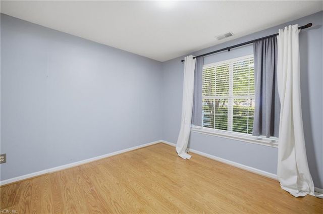 2572 Seven Kings RD, Virginia Beach, VA 23456