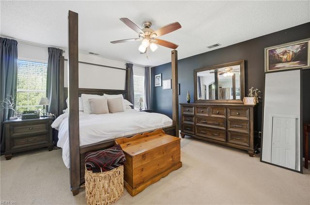 2572 Seven Kings RD, Virginia Beach, VA 23456