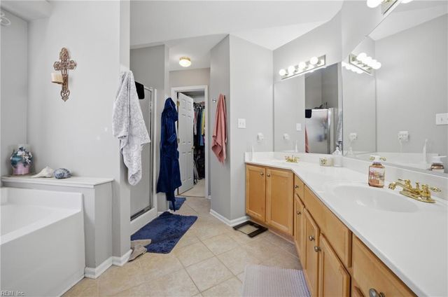 2572 Seven Kings RD, Virginia Beach, VA 23456