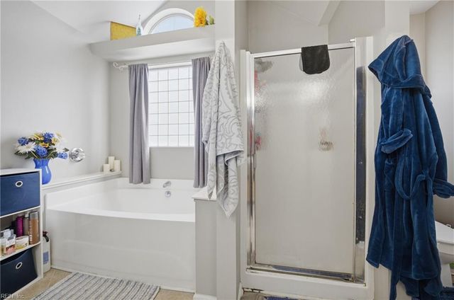 2572 Seven Kings RD, Virginia Beach, VA 23456