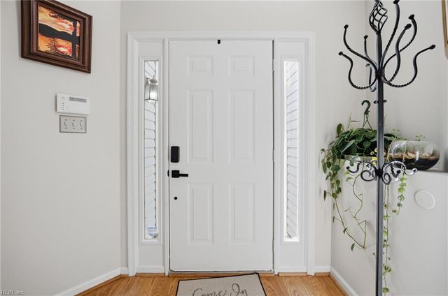 2572 Seven Kings RD, Virginia Beach, VA 23456