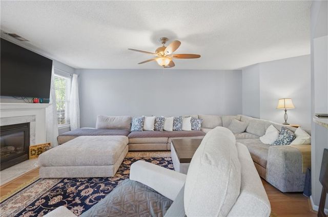 2572 Seven Kings RD, Virginia Beach, VA 23456