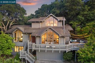 357 El Toyonal, Orinda, CA 94563