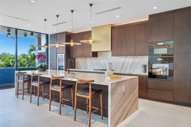 857 N Shore Dr, Miami Beach, FL 33141
