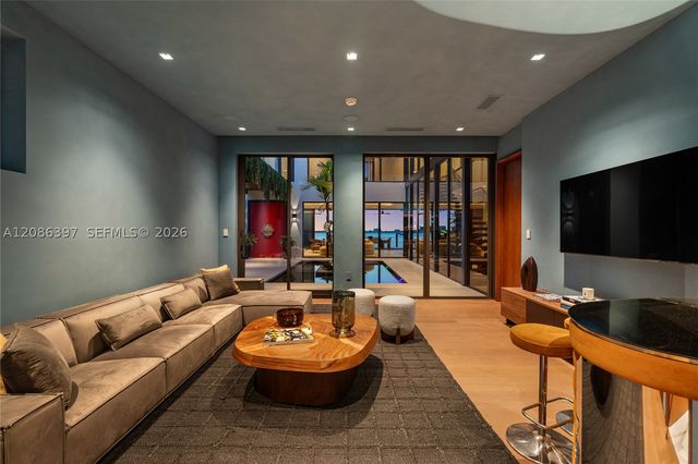 857 N Shore Dr, Miami Beach, FL 33141