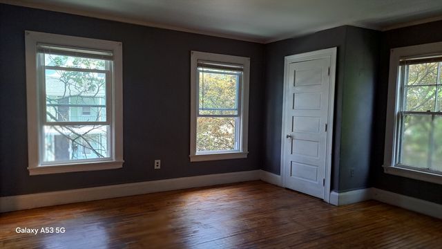 50 Fruit St 2, Worcester, MA 01609