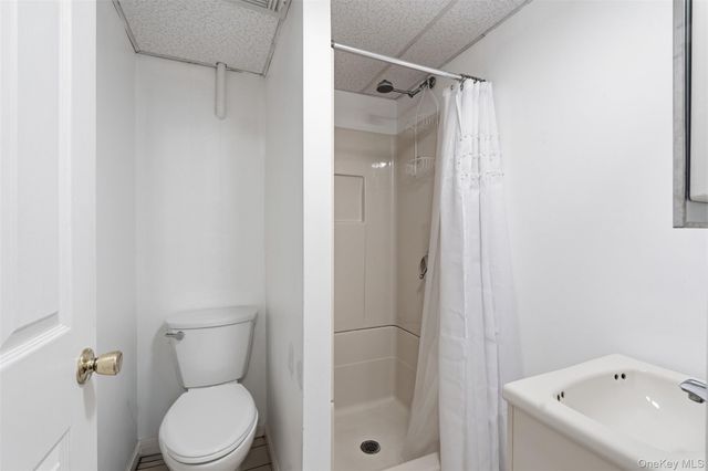 17 Knoll View, Ossining, NY 10562