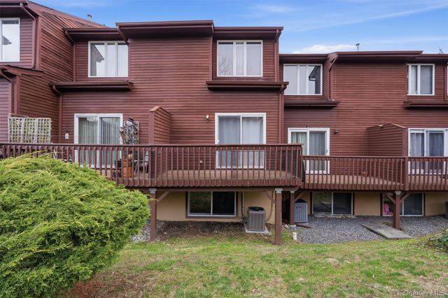 17 Knoll View, Ossining, NY 10562