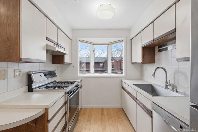 17 Knoll View, Ossining, NY 10562