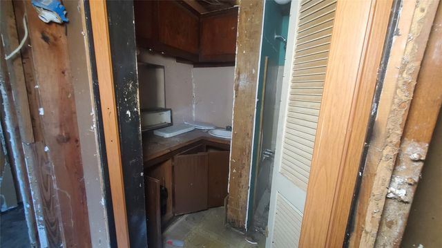 4821 Burma Road, Houston, TX 77033