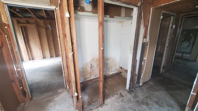 4821 Burma Road, Houston, TX 77033