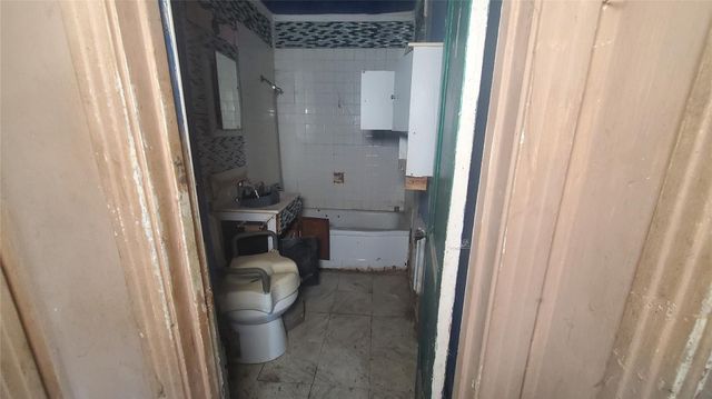 4821 Burma Road, Houston, TX 77033