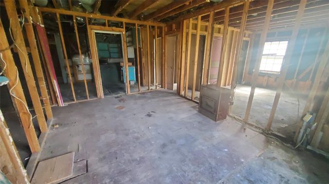 4821 Burma Road, Houston, TX 77033