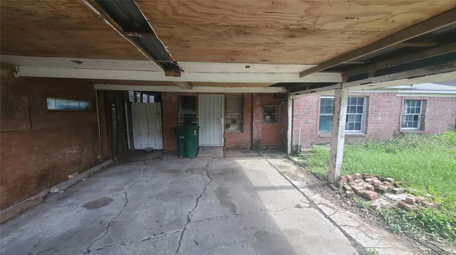 4821 Burma Road, Houston, TX 77033