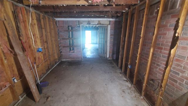 4821 Burma Road, Houston, TX 77033