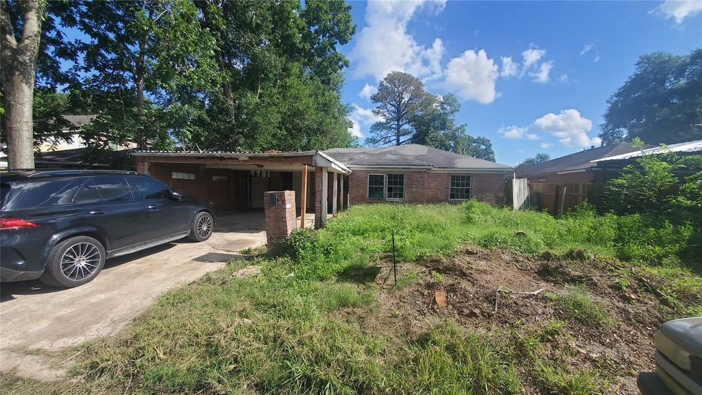 4821 Burma Road, Houston, TX 77033