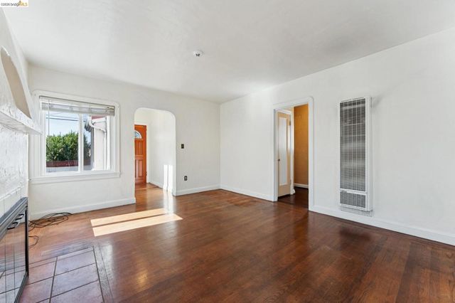978 43Rd St, Oakland, CA 94608