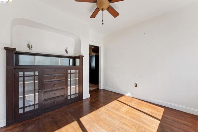 978 43Rd St, Oakland, CA 94608