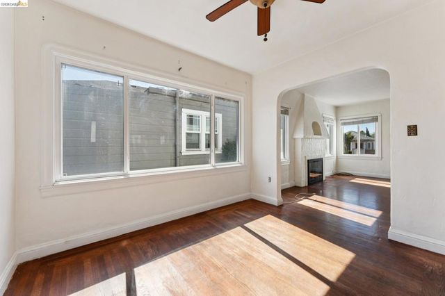 978 43Rd St, Oakland, CA 94608