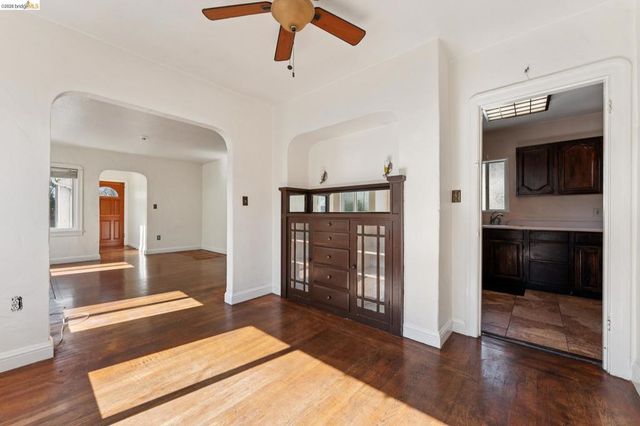 978 43Rd St, Oakland, CA 94608