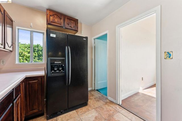 978 43Rd St, Oakland, CA 94608