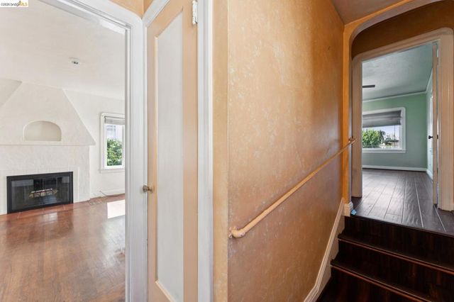 978 43Rd St, Oakland, CA 94608