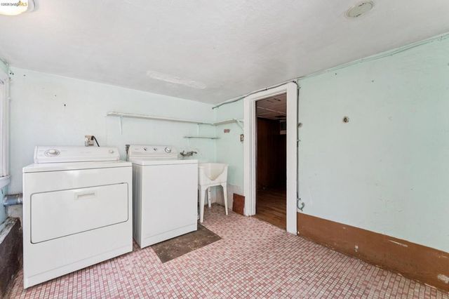 978 43Rd St, Oakland, CA 94608