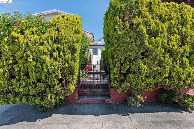 978 43Rd St, Oakland, CA 94608