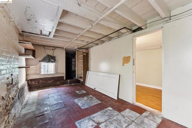 978 43Rd St, Oakland, CA 94608