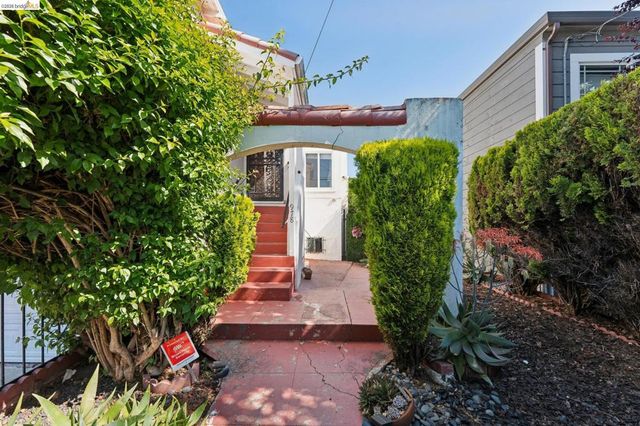 978 43Rd St, Oakland, CA 94608
