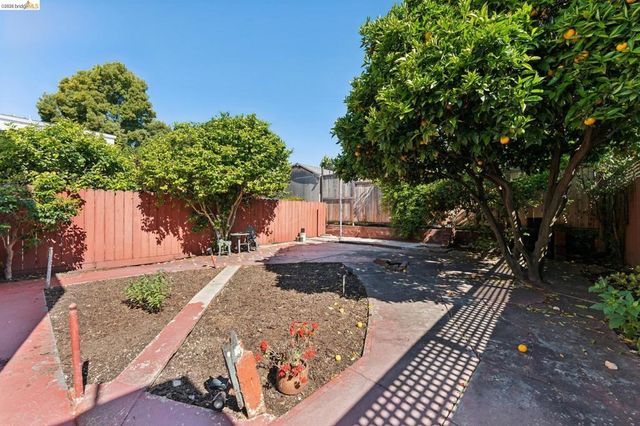 978 43Rd St, Oakland, CA 94608