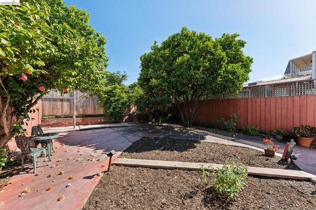 978 43Rd St, Oakland, CA 94608
