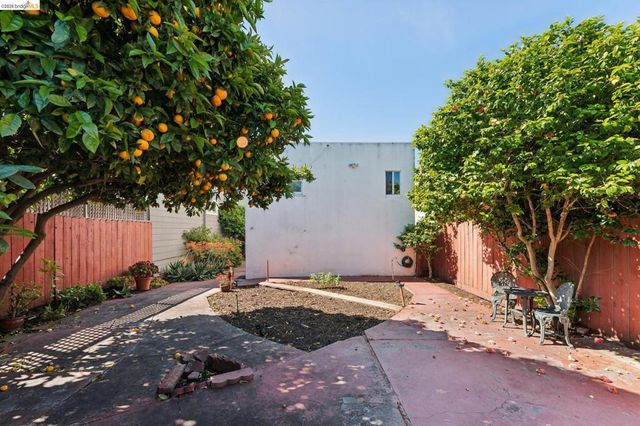 978 43Rd St, Oakland, CA 94608