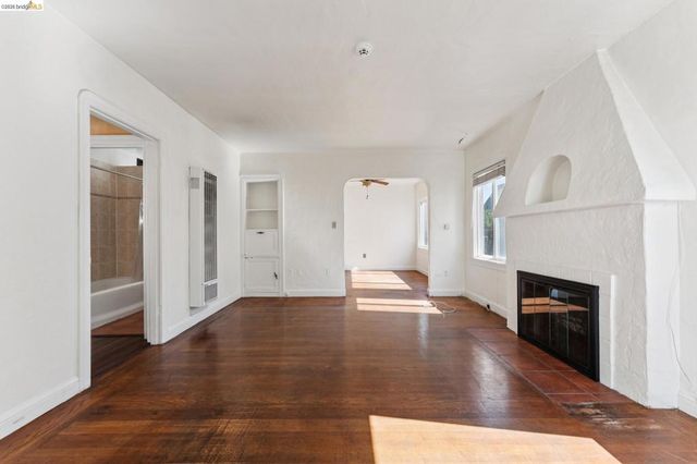 978 43Rd St, Oakland, CA 94608